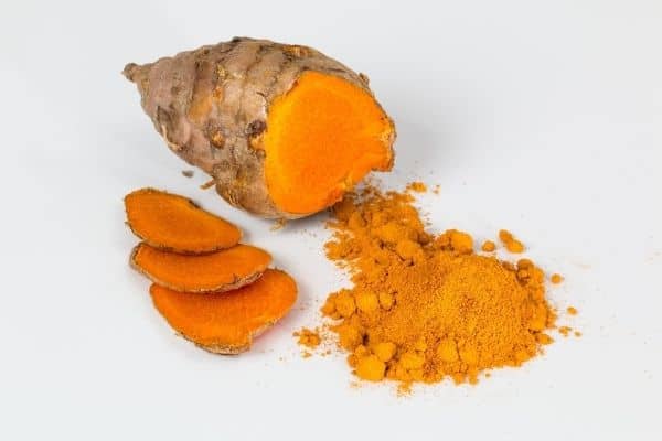 Turmeric powder is very effective for oral thrush (a white coated tongue).